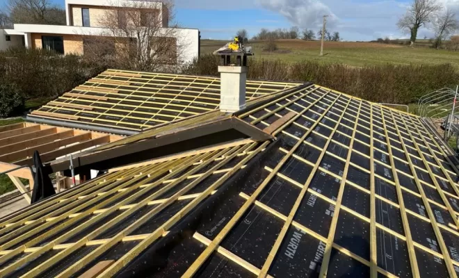 Remplacement de la couverture d'un pavillon à Tramolé, Saint-Jean-de-Bournay, ETC CHARPENTES